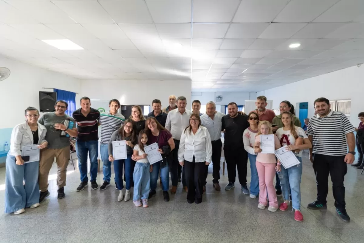 M&aacute;s familias de Villaguay, Villa Clara y Maci&aacute; contar&aacute;n con las escrituras de sus viviendas sociales