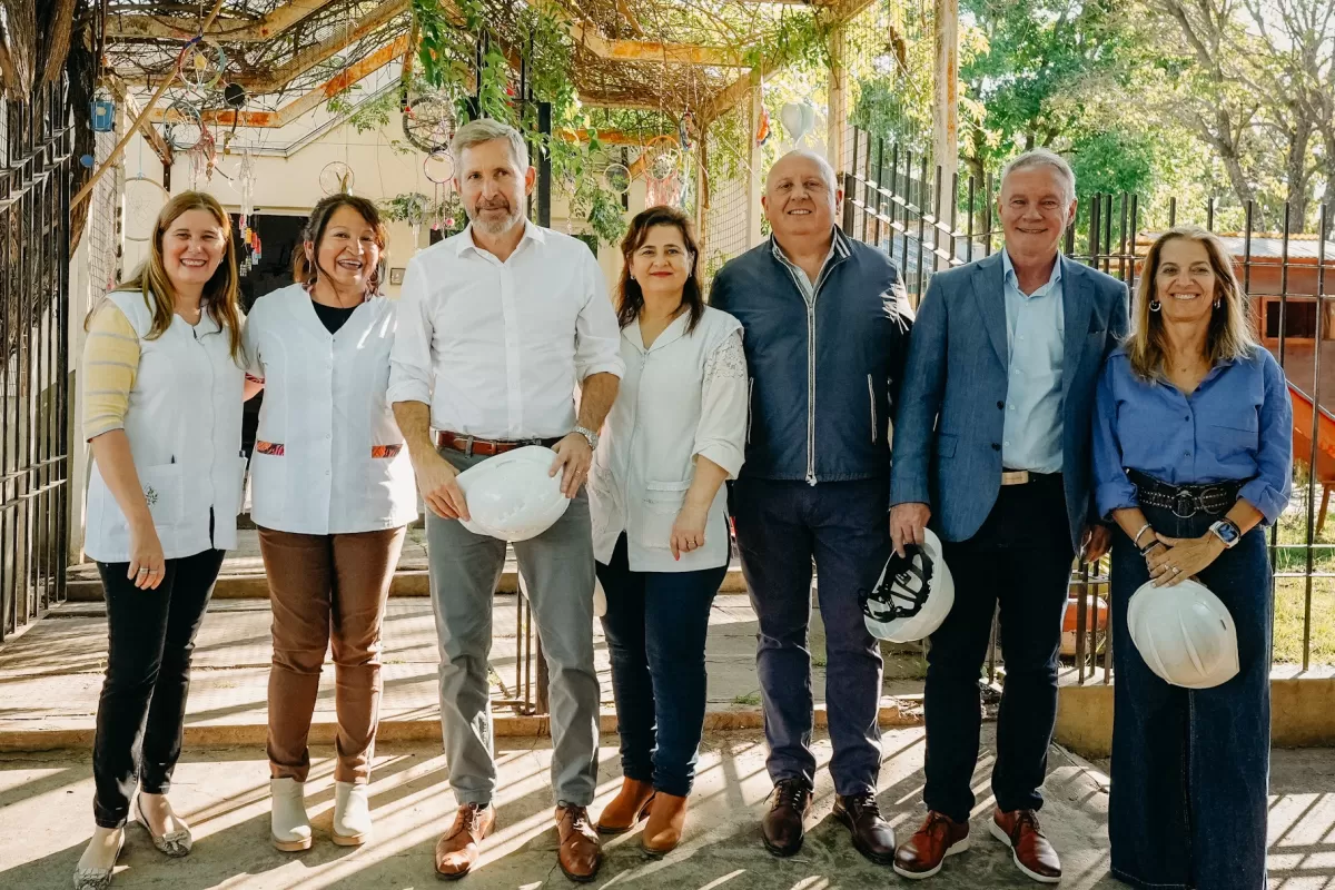 Frigerio recorrió la obra de emergencia en la Escuela Tomás Guido de Crespo