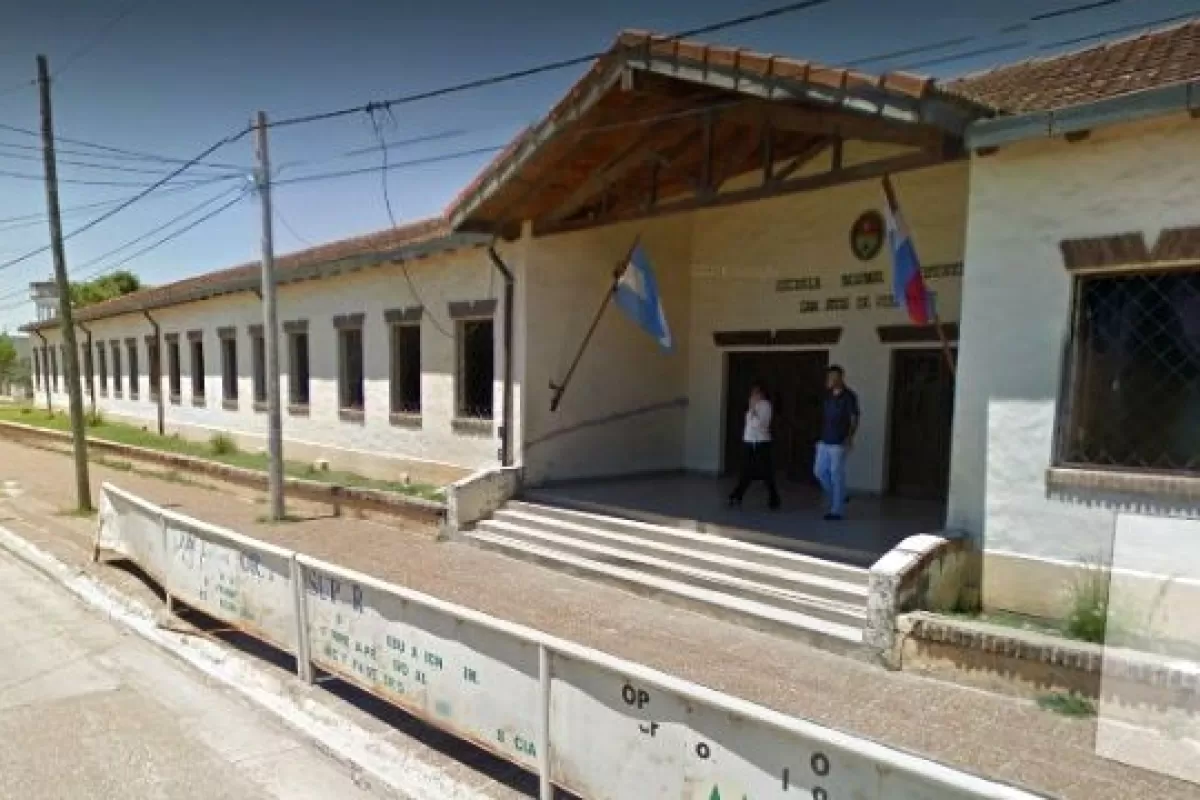 Licitan obras para la escuela Normal de Feliciano