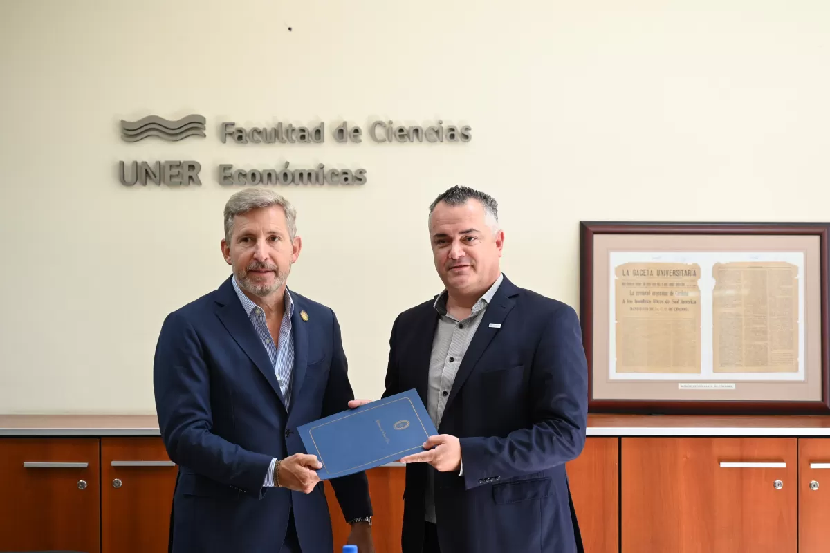 La Provincia transfiri&oacute; a la UNER el inmueble donde funciona la Facultad de Ciencias Econ&oacute;micas