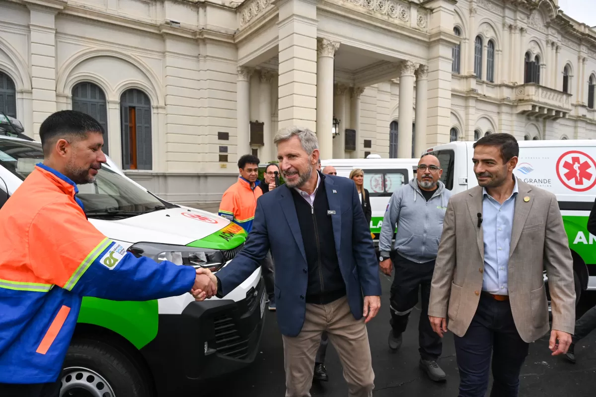 La Provincia refuerza el sistema sanitario con la incorporaci&oacute;n de 24 ambulancias y nuevo equipamiento