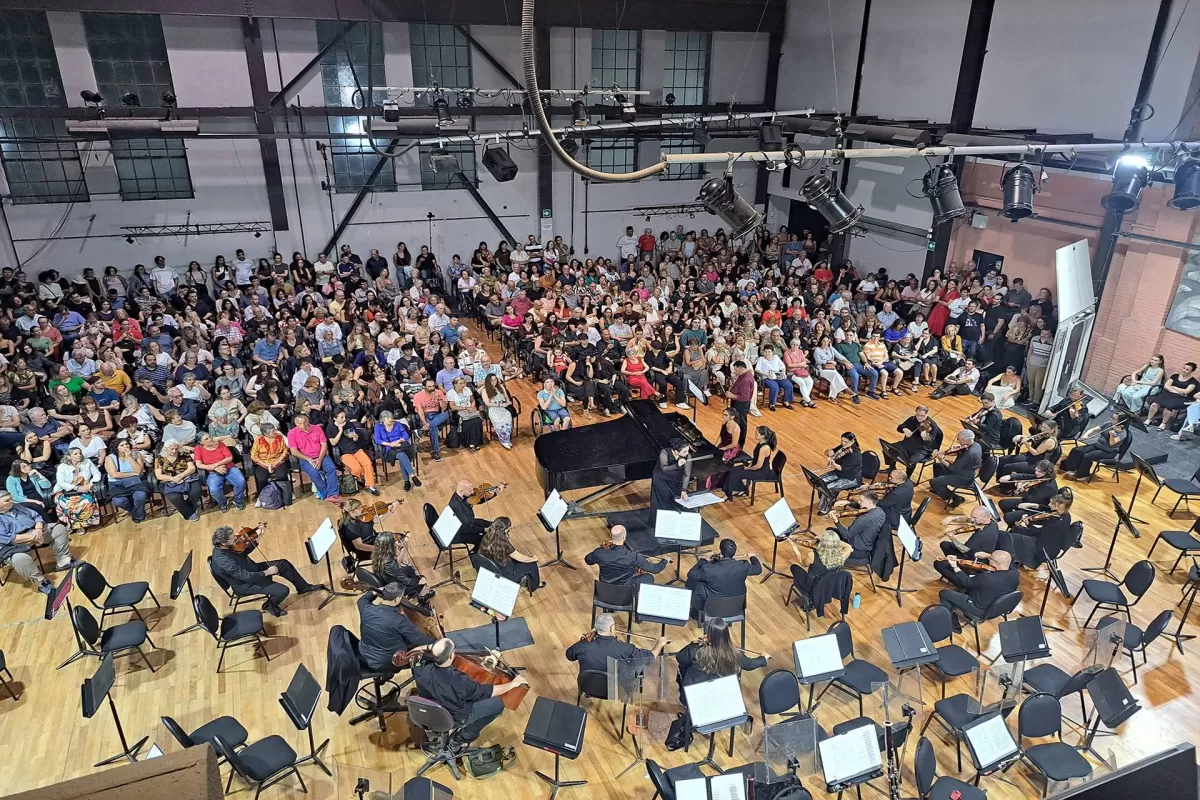 M&aacute;s de 400 personas disfrutaron de la Sinf&oacute;nica de Entre R&iacute;os en La Vieja Usina