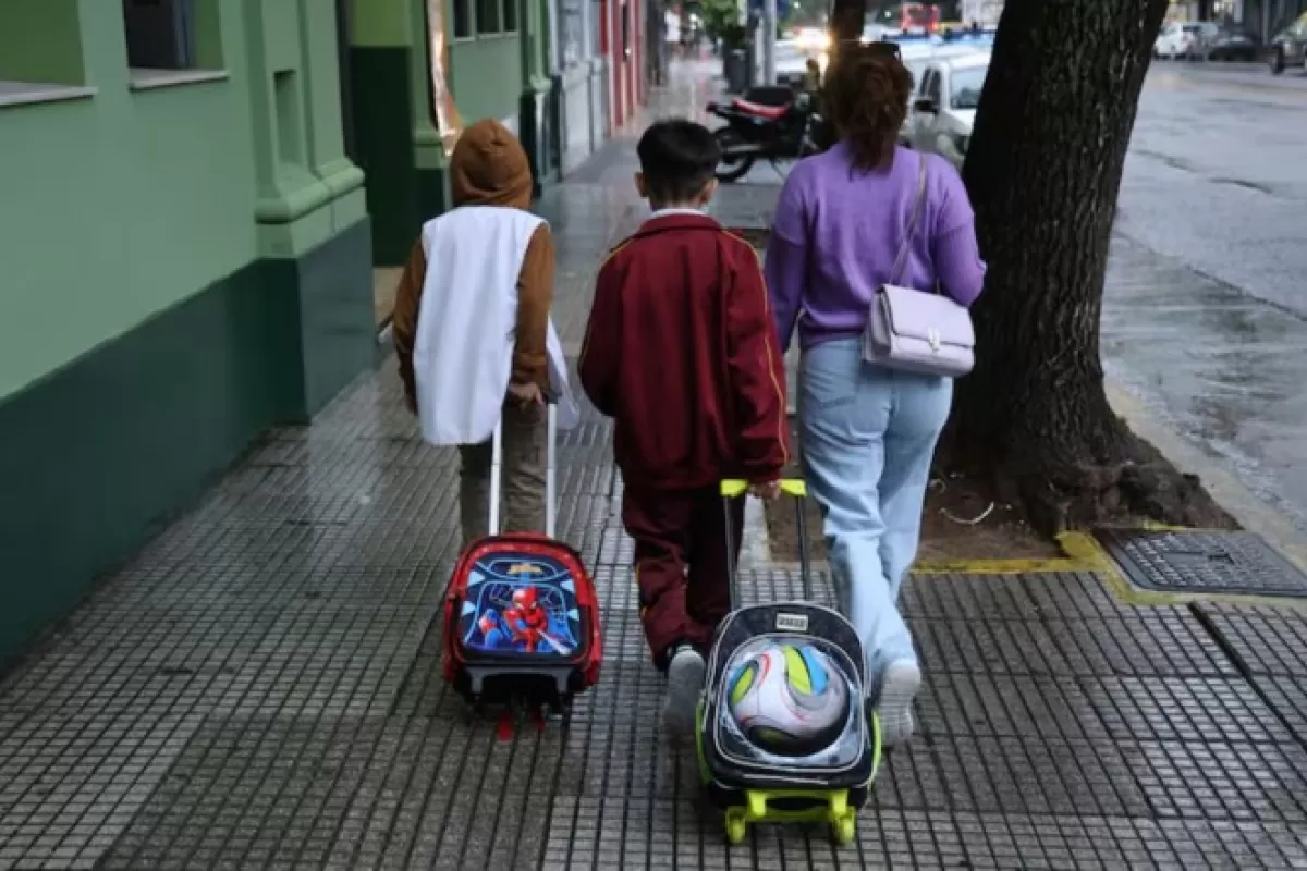Vuelta a clases en Entre Ríos: tensiones gremiales y malestar por recortes