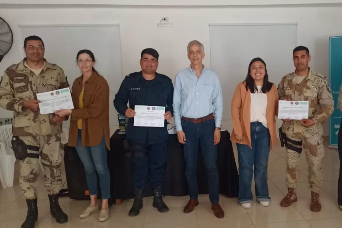 Capacitan a personal policial en control y fiscalización de buenas prácticas fitosanitarias