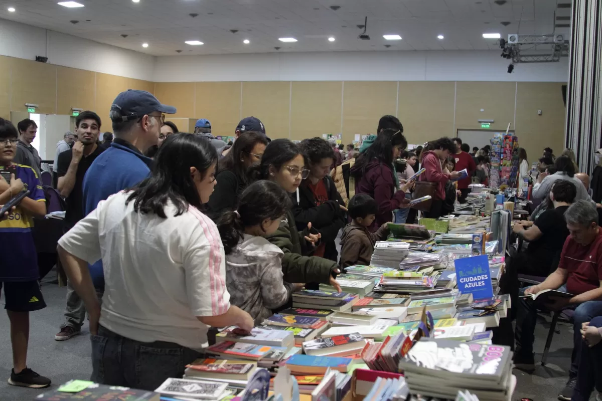 Con miles de visitantes y destacados autores nacionales, cerr&oacute; la Feria Provincial del Libro en Concordia