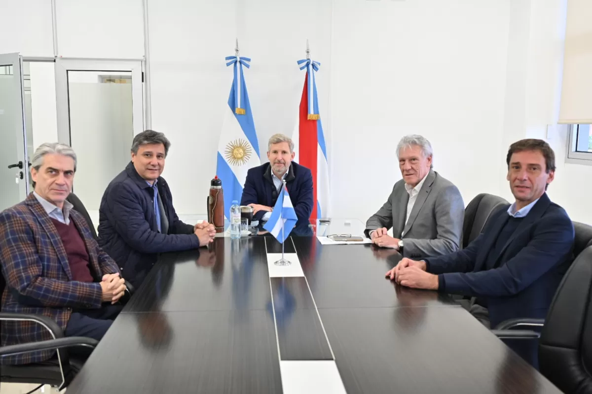 Frigerio se reunió con la misión del BID que evalúa la marcha del programa de saneamiento del río Uruguay