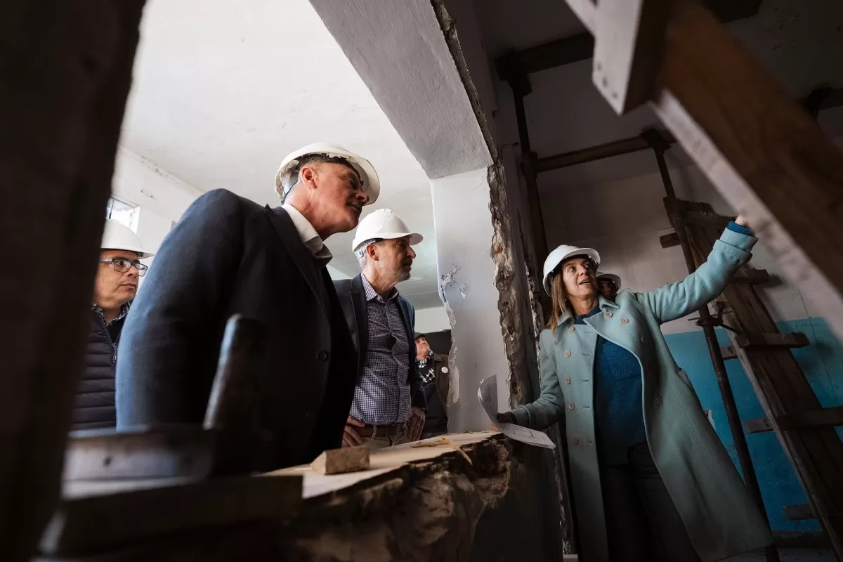 Frigerio recorrió la obra de ampliación de la Escuela Técnica 4 de Paraná