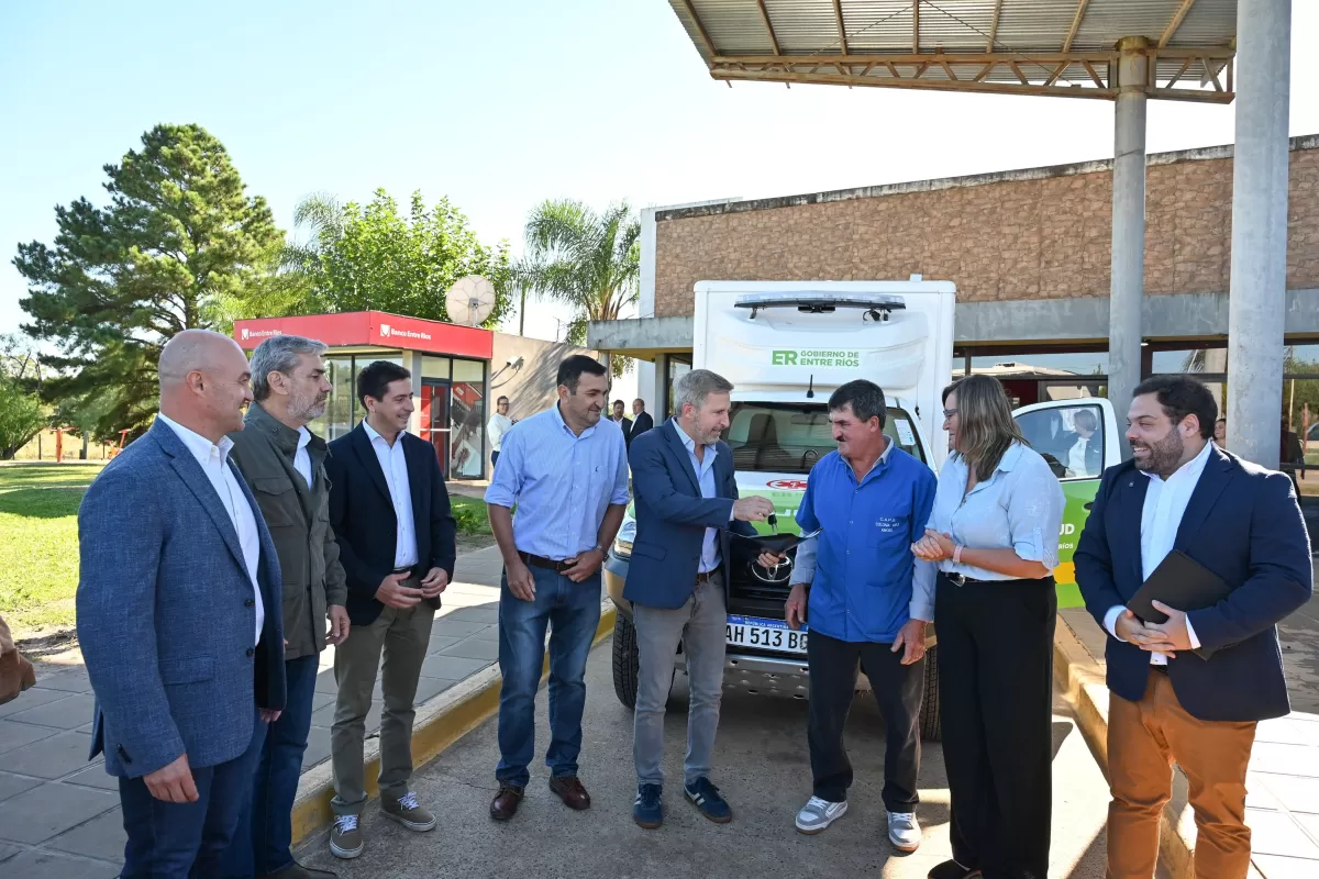 La Provincia refuerza el sistema de salud de Colonia Ayu&iacute; con una ambulancia