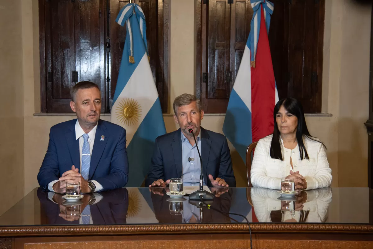 Frigerio dispuso la nulidad de cerca de 800 contratos ilegales en la Legislatura