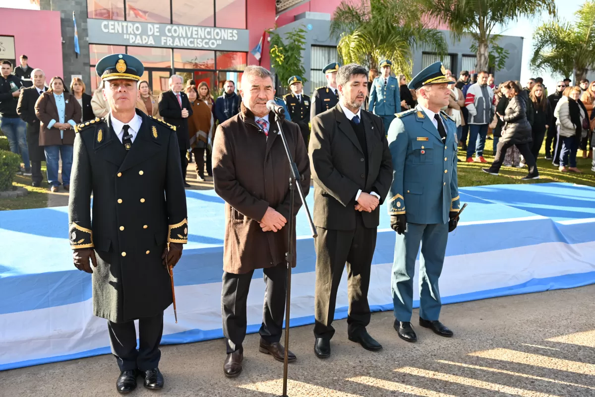 Cadetes y aspirantes juraron fidelidad a la Bandera en Villaguay