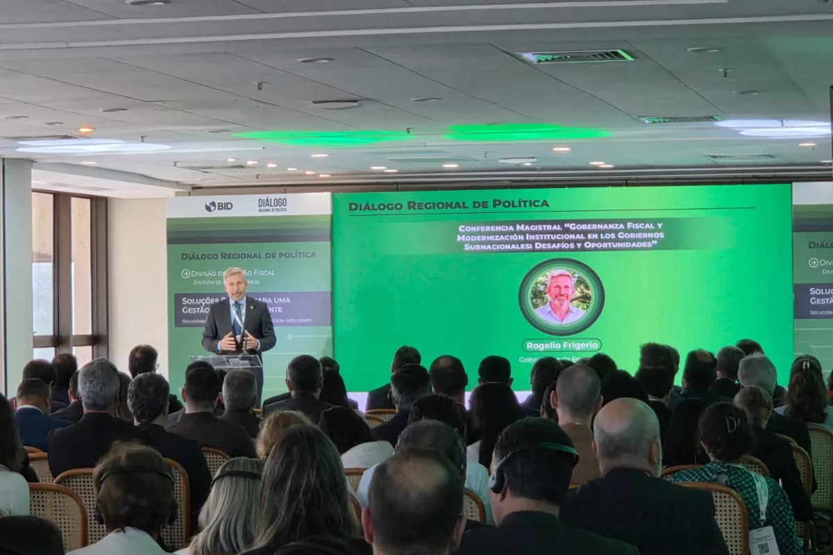 Frigerio expuso en Brasil sobre gobernanza fiscal y modernización institucional