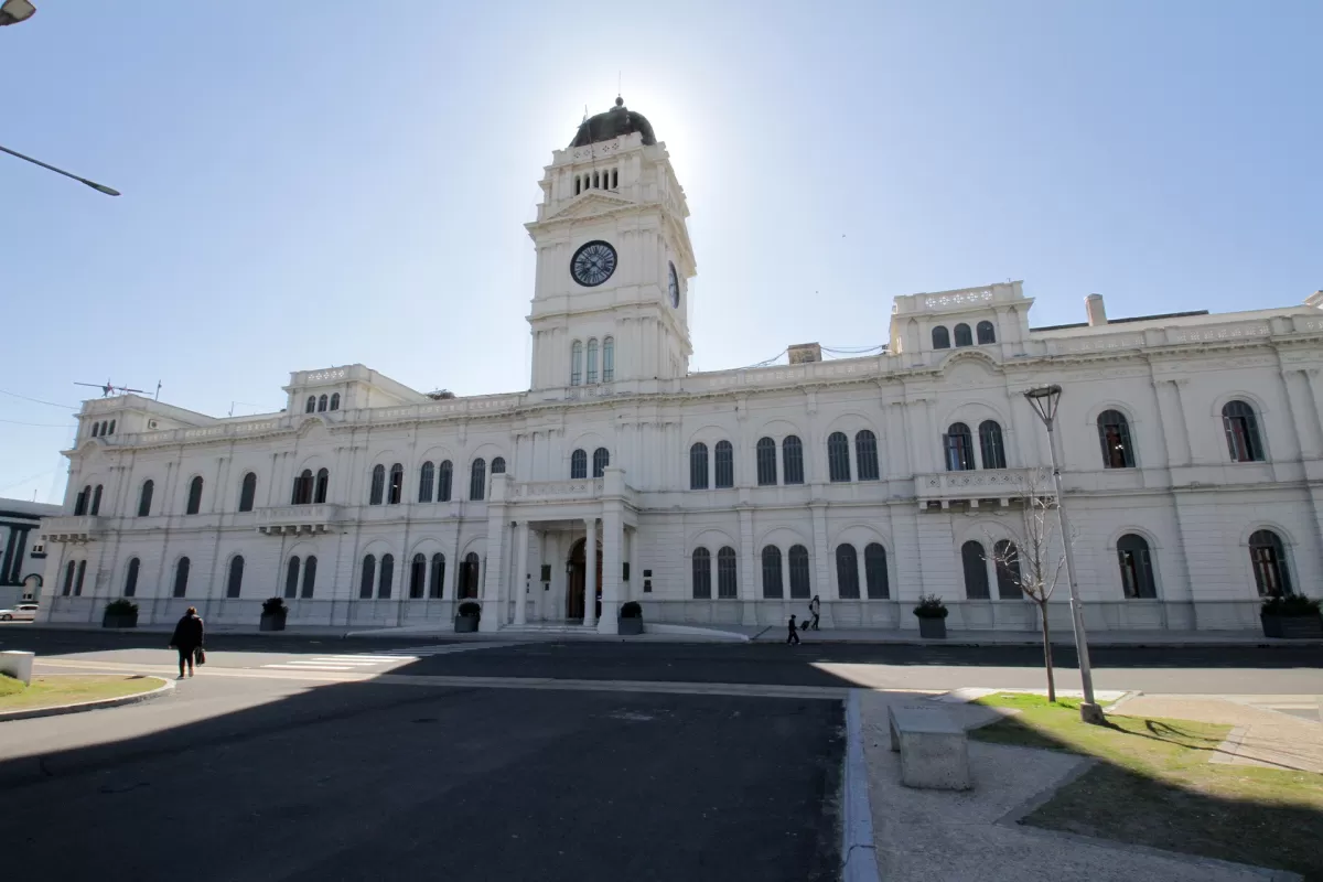 La Provincia cerr&oacute; la paritaria estatal con un aumento remunerativo y liquidar&aacute; por decreto a los docentes