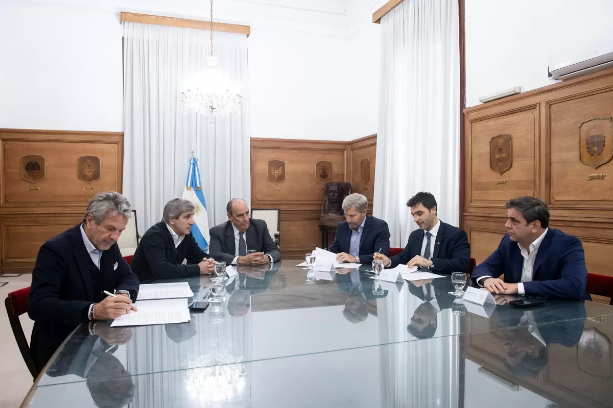 Entre Ríos firmó convenio de intercambio de información fiscal con Nación