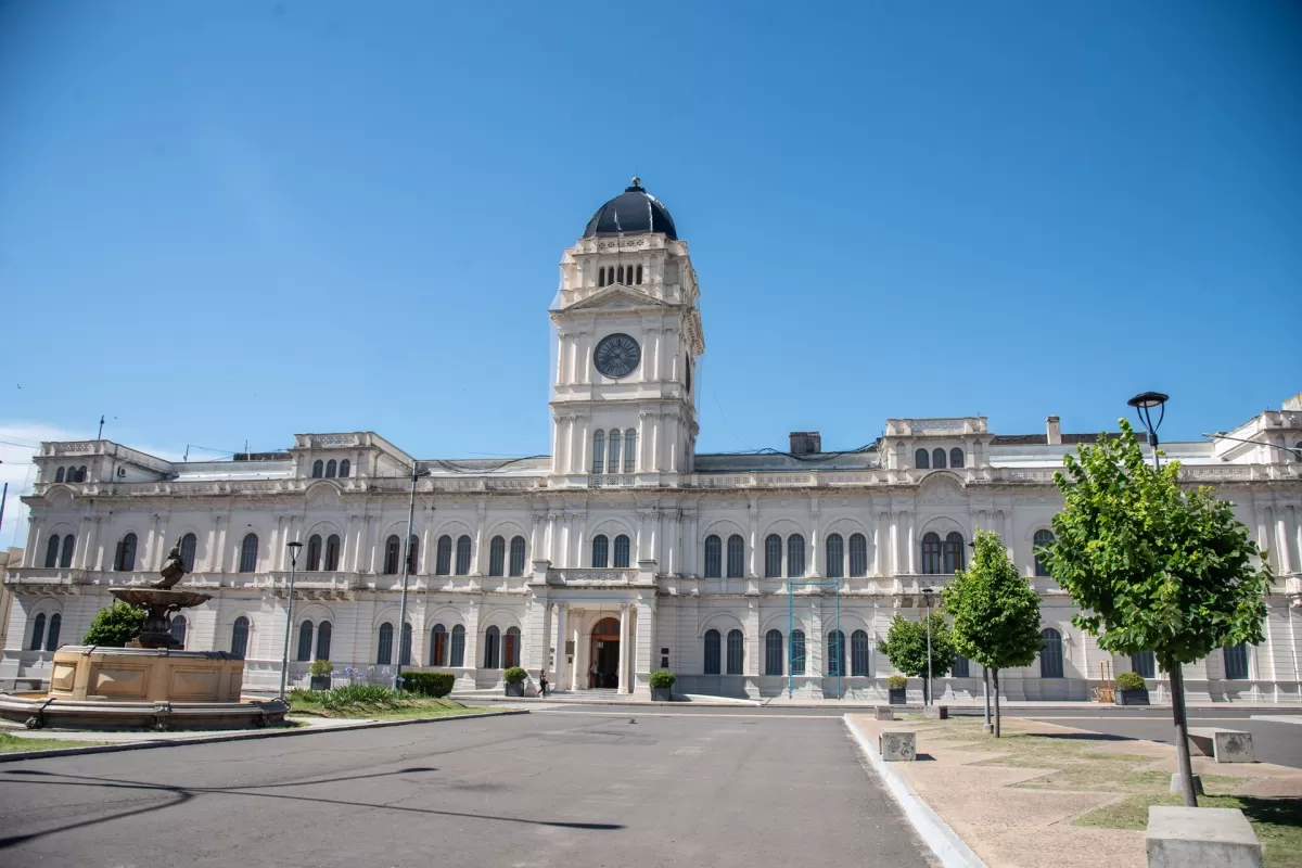 El lunes comienza el pago para la Administración Pública Provincial