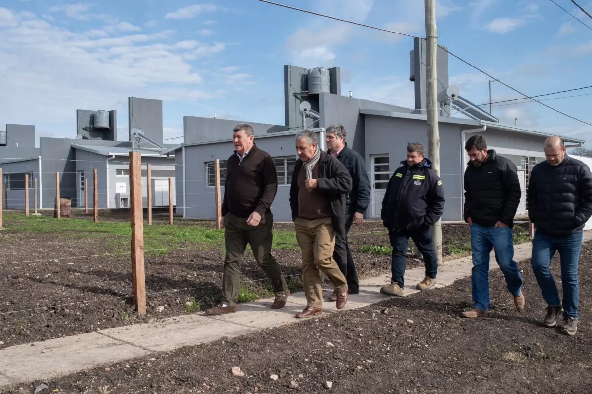 Supervisan el avance de obras de viviendas que se construyen en Urdinarrain