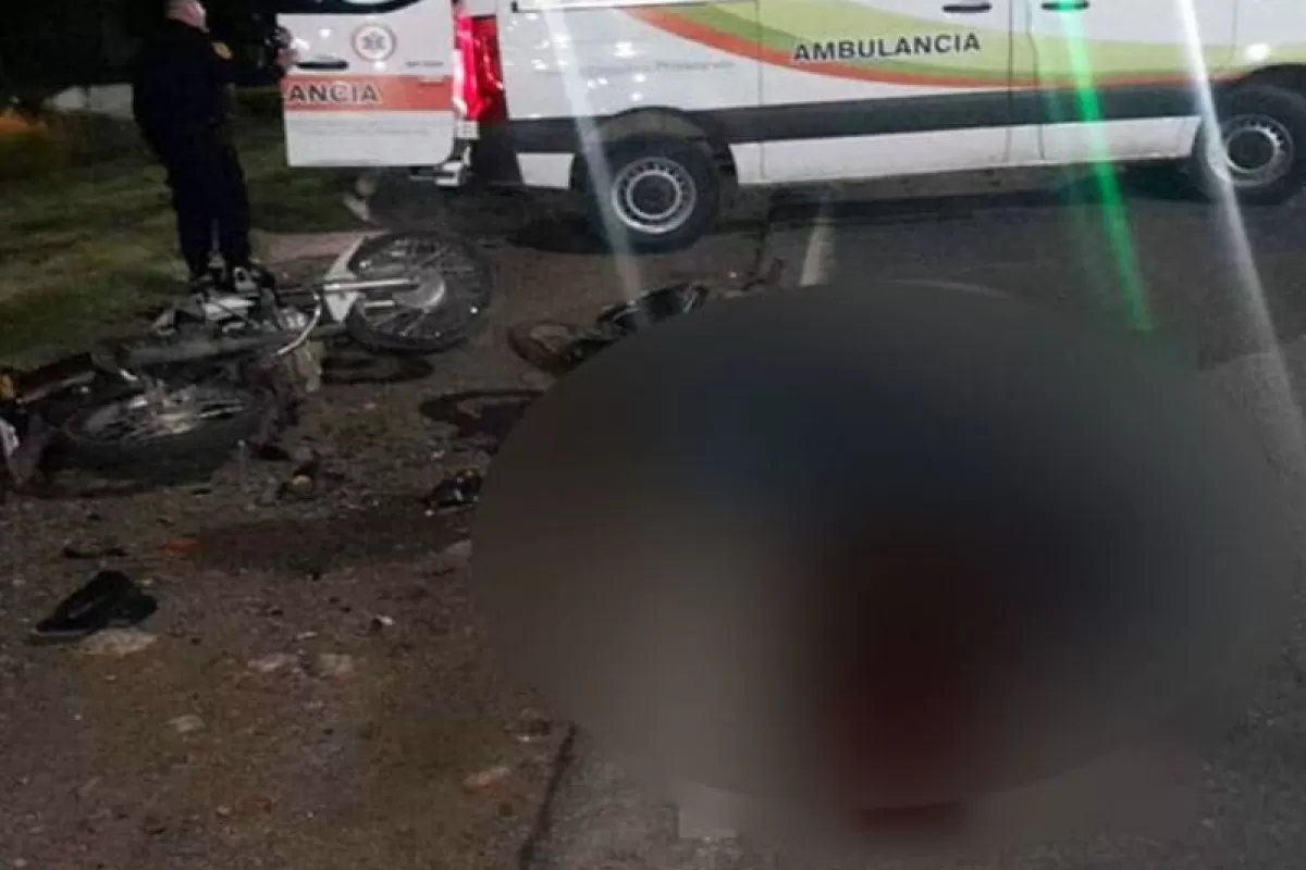 Siniestro vial en San Salvador: un joven murió en un choque de motos