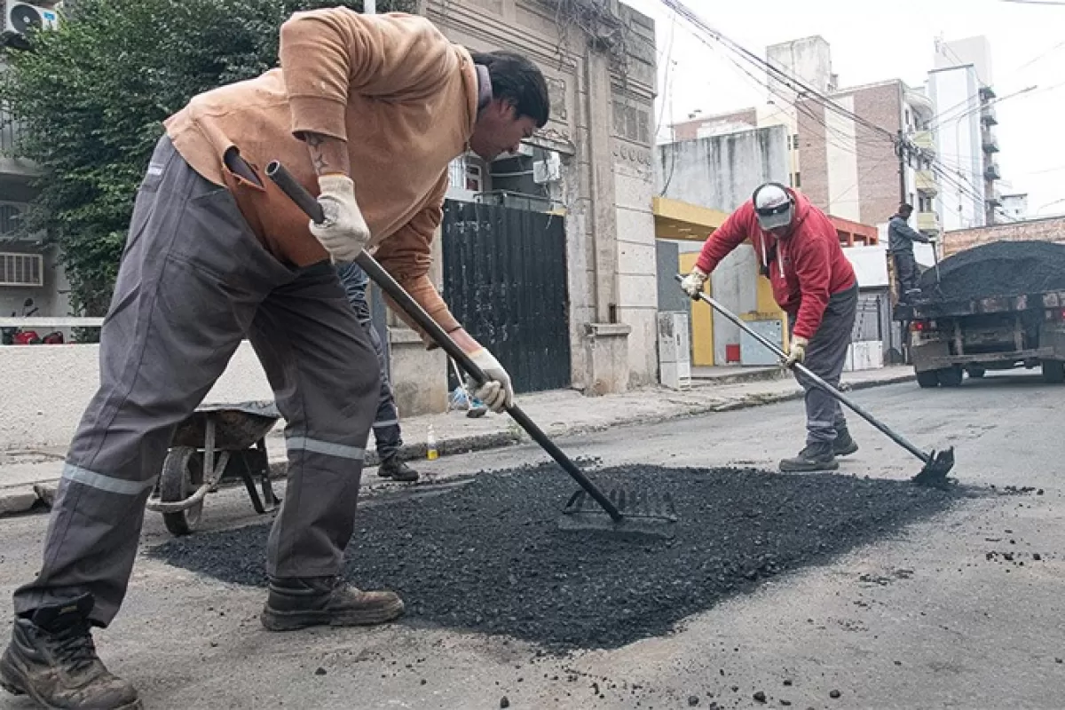 Paraná: se realizan obras de bacheo en diversas calles de la ciudad