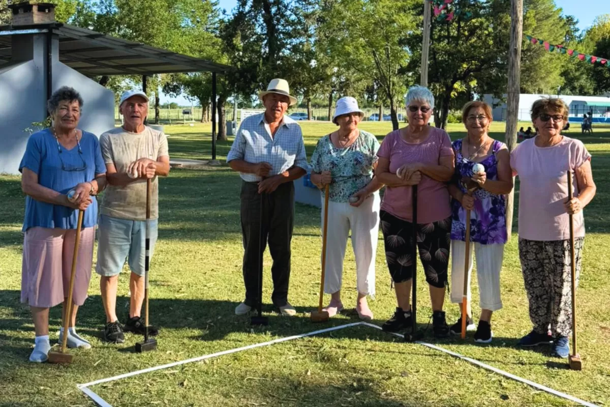 Adultos mayores disfrutan de las Acciones de Verano en Maci&aacute;