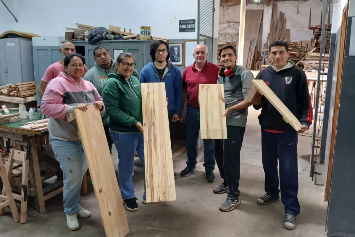 Estudiantes de Concordia crearon una rampa m&oacute;vil para garantizar la accesibilidad edilicia