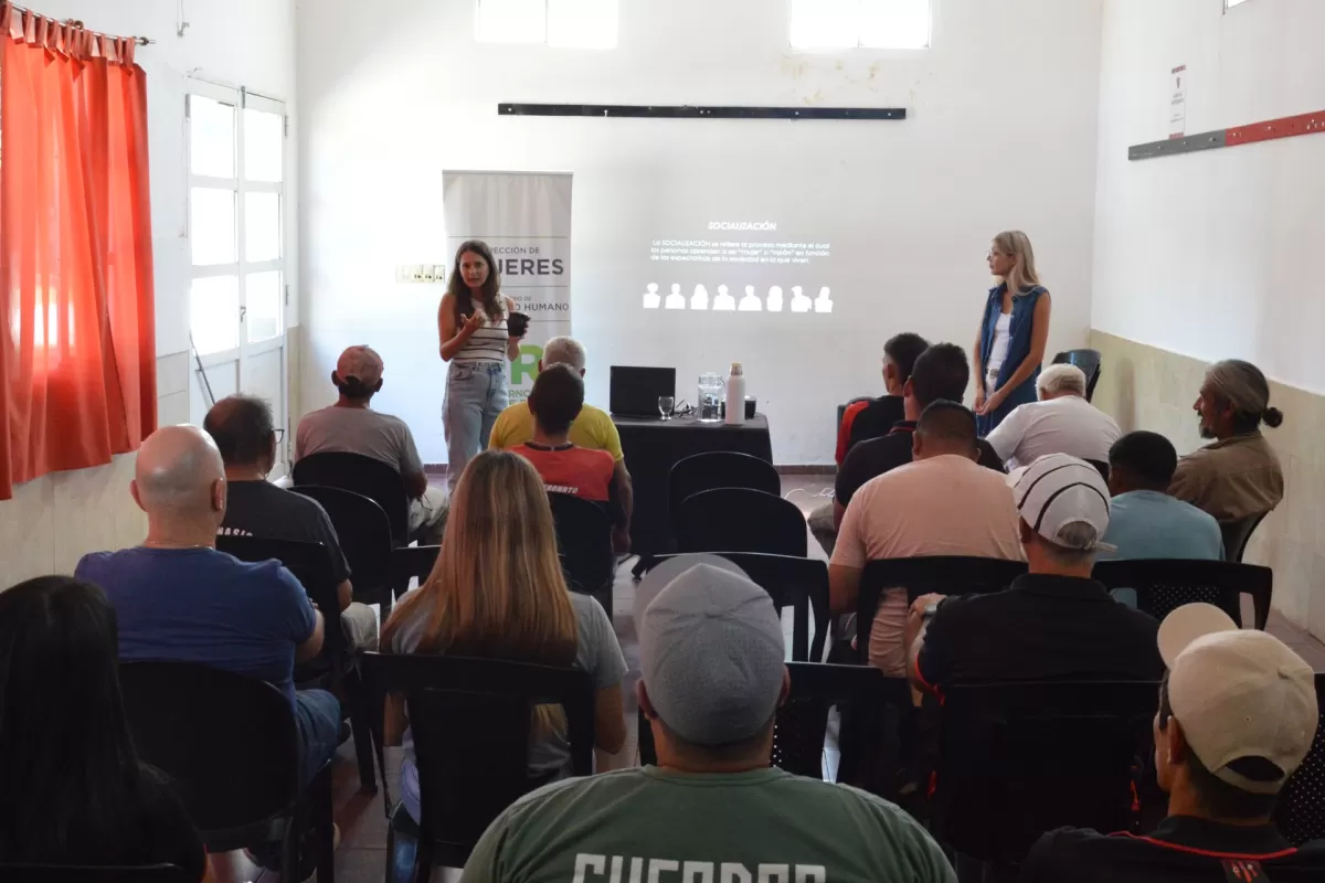 El Gobierno provincial capacit&oacute; en Ley Micaela a trabajadores del Club Patronato de Paran&aacute;