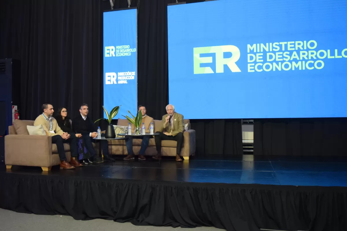 Paran&aacute; fue sede de un encuentro sobre establecimientos pecuarios de engorde