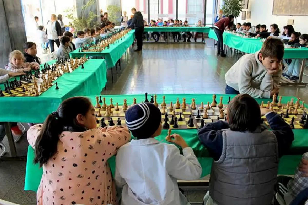 El CGE invita a las escuelas a sumarse a los talleres de ajedrez educativo