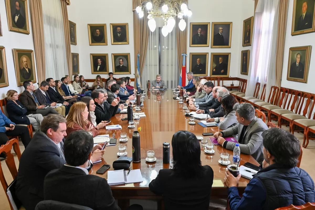 Frigerio presidi&oacute; una nueva reuni&oacute;n de gabinete para repasar temas de gesti&oacute;n