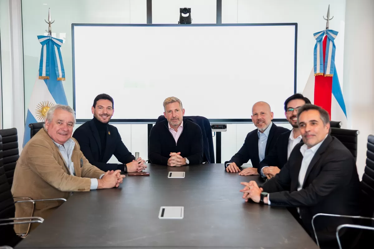 Frigerio firm&oacute; un convenio con una empresa tecnol&oacute;gica para llevar la inteligencia artificial al Estado y Pymes