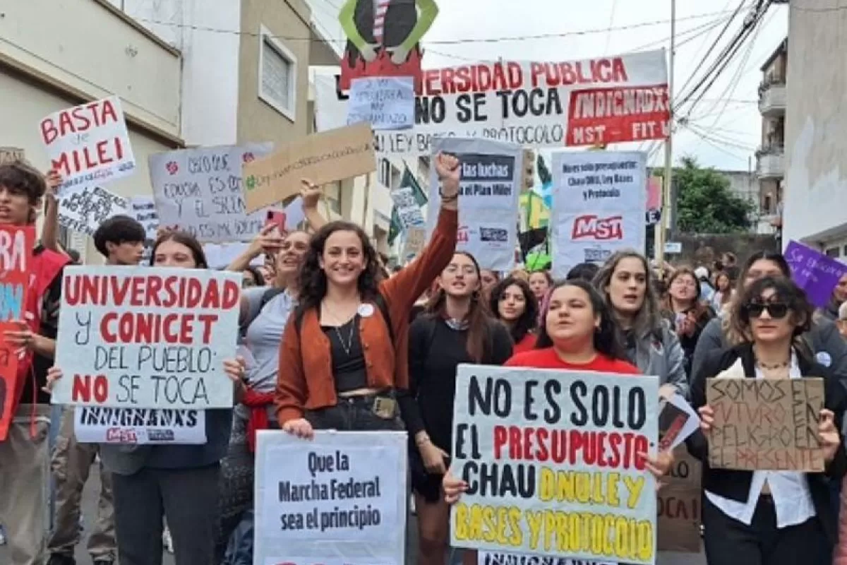 El MST subrayó la masividad de la marcha universitaria en Paraná