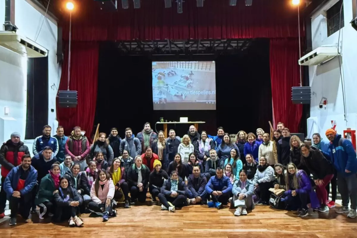 Capacitan a docentes entrerrianos en estrategias y didácticas de Educación Física escolar