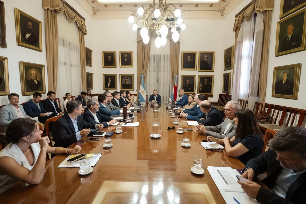 El gobernador encabez&oacute; una nueva reuni&oacute;n de gabinete con eje en el seguimiento de gesti&oacute;n