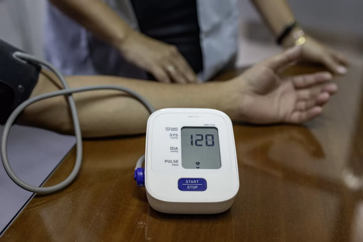 Salud recomienda chequeos periódicos y hábitos saludables para prevenir enfermedades cardiovasculares