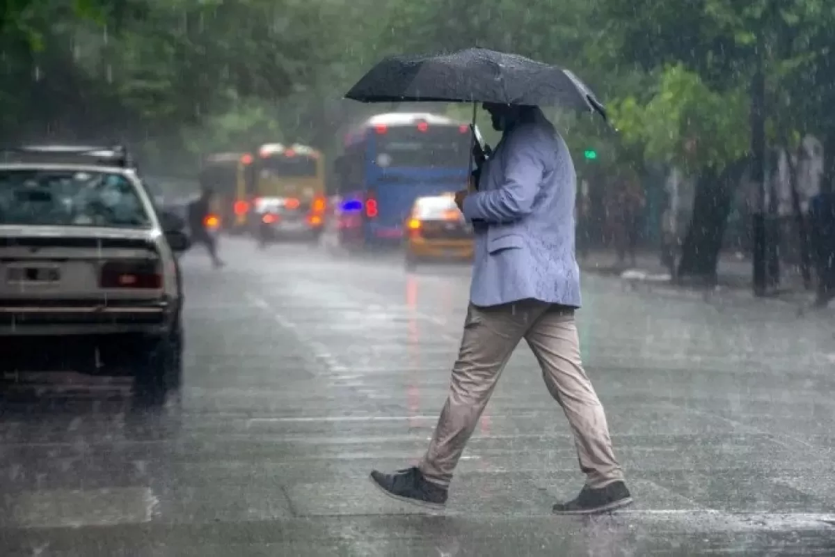 Emitieron alerta amarilla por lluvia y tormentas para este jueves y viernes
