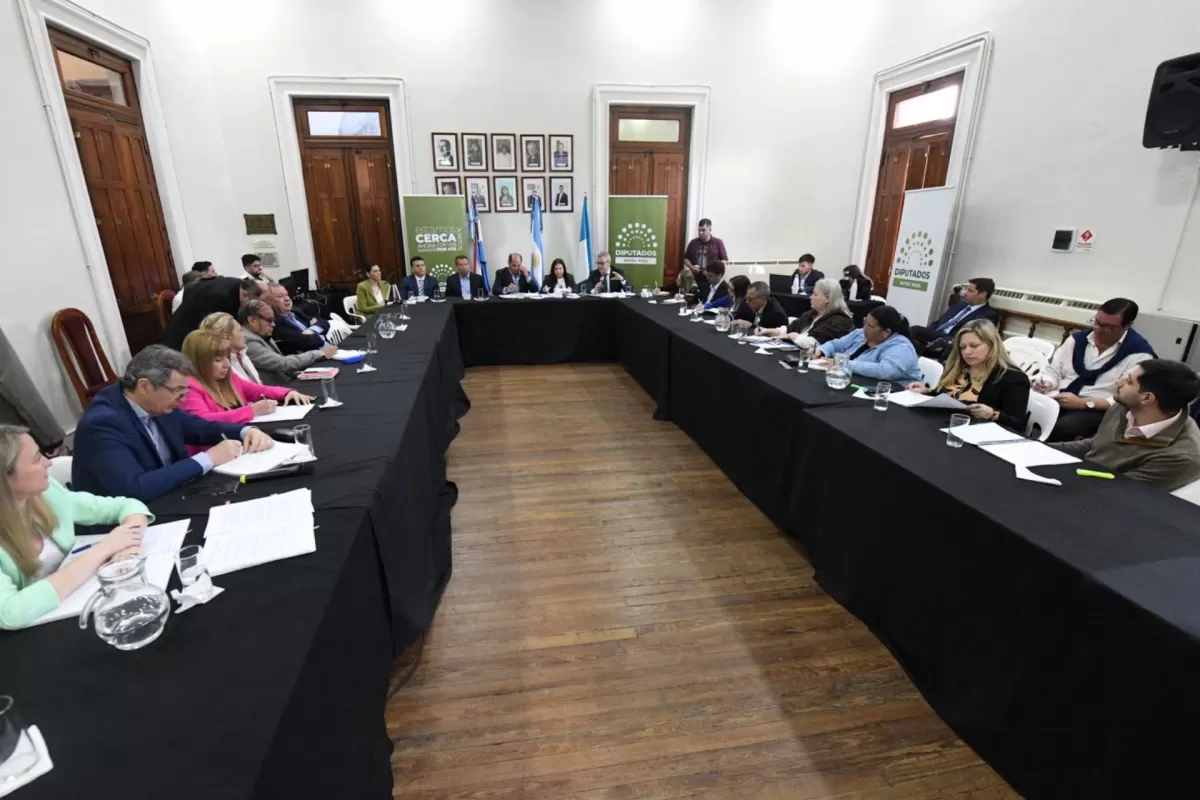 El debate legislativo de la Reforma Política y Electoral continuó en La Paz