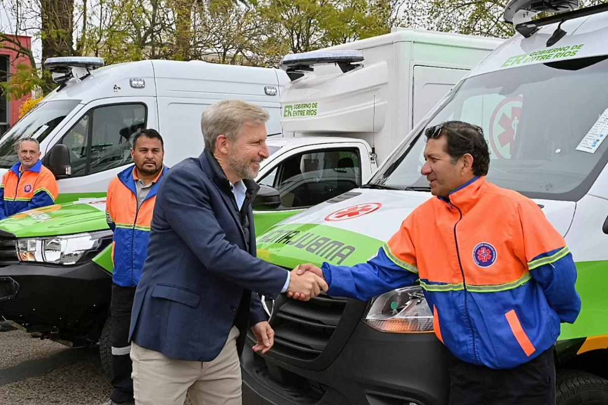La Provincia refuerza el sistema de salud con 20 nuevas ambulancias y 10 equipos de telemedicina