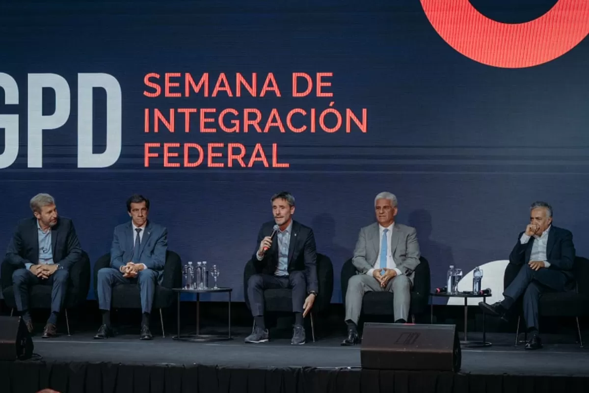 Frigerio participó de una jornada de formación política ante 400 jóvenes