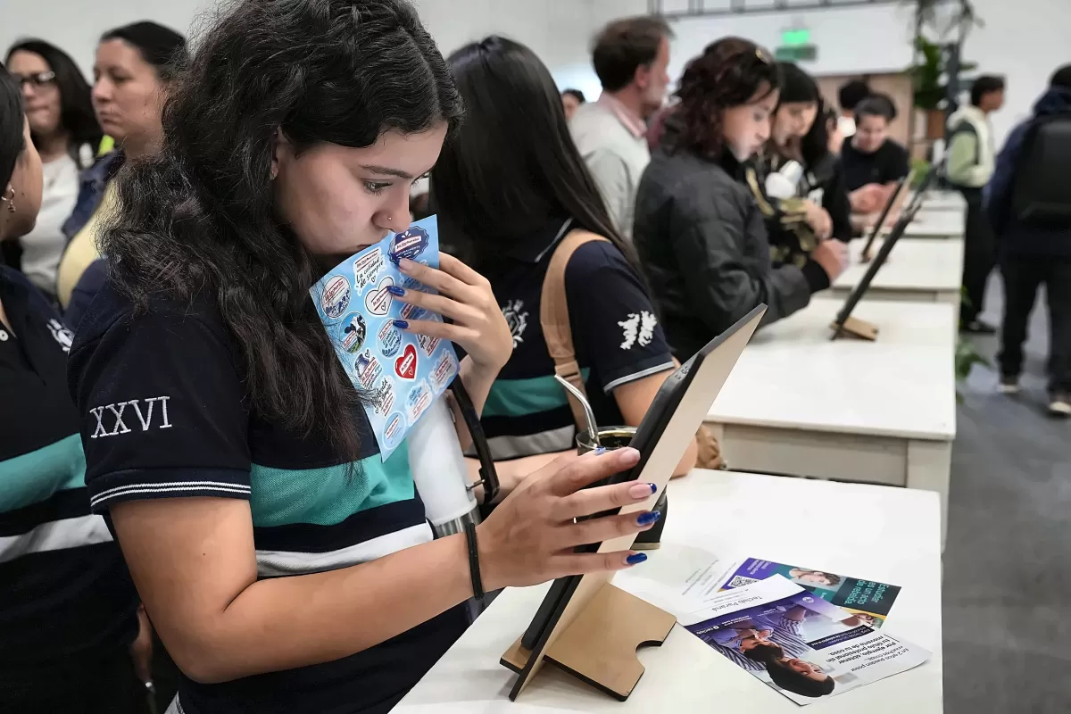 M&aacute;s de 5.000 participantes en la Expo del Empleo en Paran&aacute;