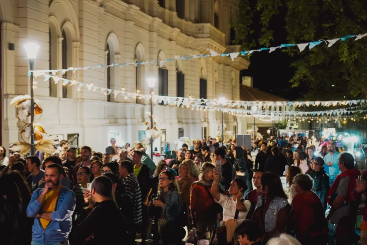 Entre Ríos celebró el Día del Trabajador con actividades en el Museo Casa de Gobierno y en plaza Carbó