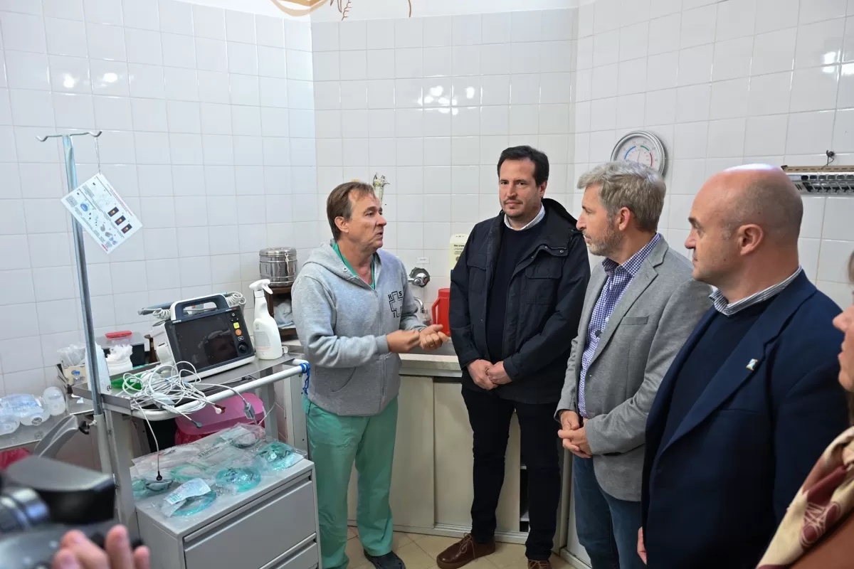 Frigerio observ&oacute; la nueva aparatolog&iacute;a del hospital de Larroque que demand&oacute; 30 millones de pesos
