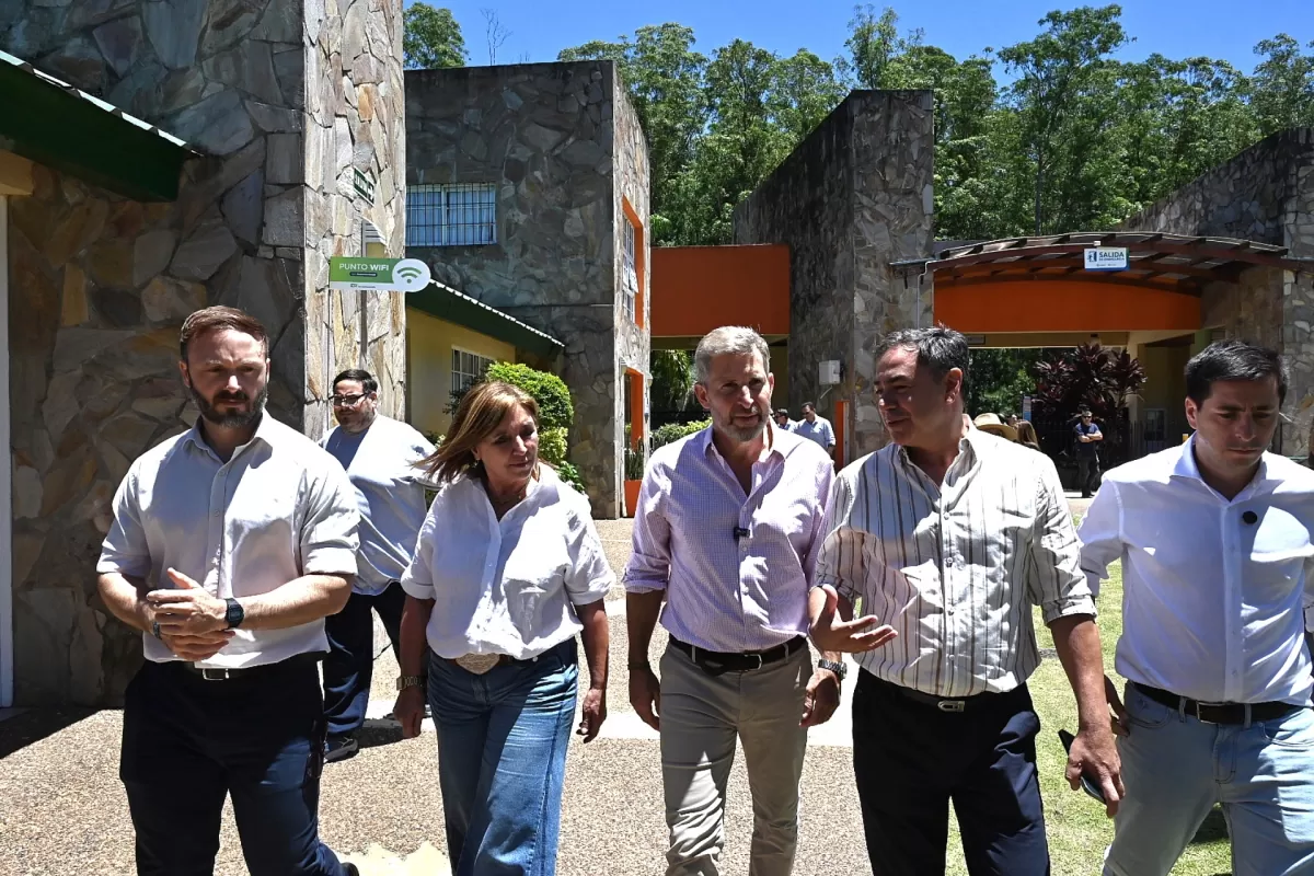 Frigerio recorri&oacute; obras de espacios tur&iacute;sticos en el perilago de Salto Grande