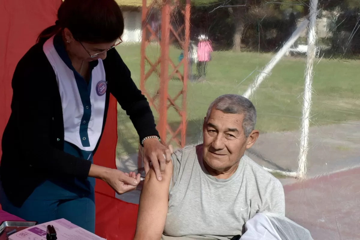 Salud refuerza estrategias de vacunación en toda la provincia