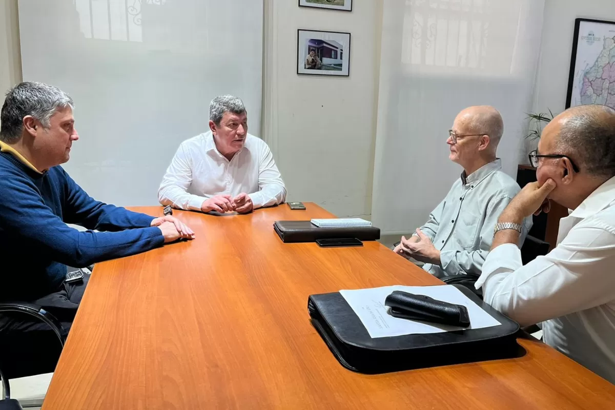 El IAPV y el Municipio de Santa Ana trabajan para ampliar el alcance de las políticas habitacionales