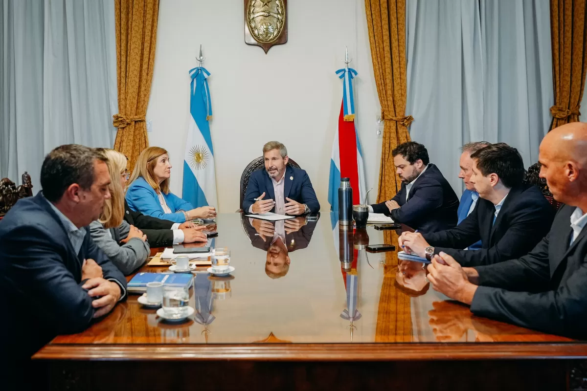 Frigerio mantuvo una reunión con la intendente de Paraná y los del Área Metropolitana