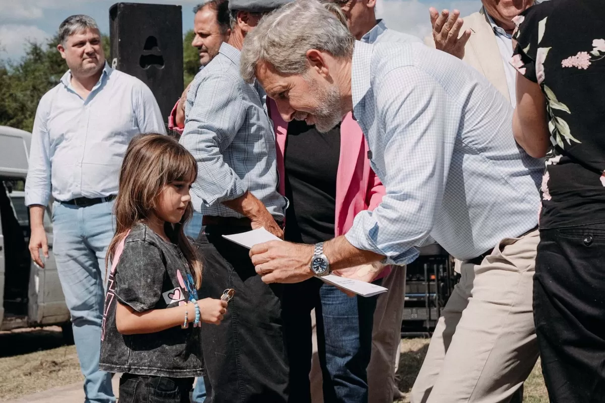 El gobernador Frigerio entregó viviendas en Gualeguaychú y ratificó el rumbo de la gestión