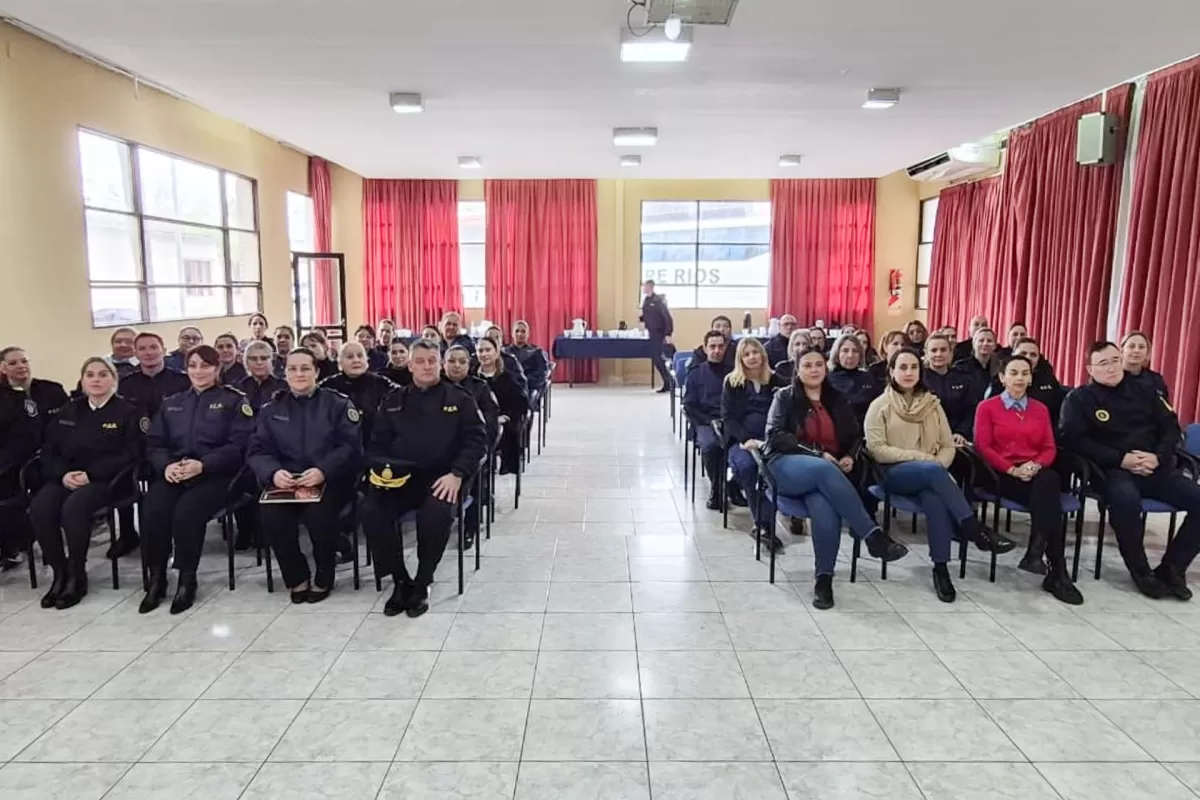 Equipos de salud de la Polic&iacute;a de Entre R&iacute;os se capacitaron en prevenci&oacute;n del suicidio