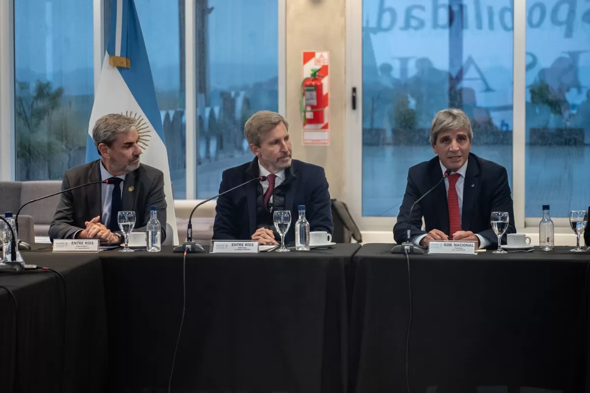 Frigerio recibi&oacute; a Caputo en Paran&aacute; y afirm&oacute;: "Estamos en condiciones de escribir el pr&oacute;ximo cap&iacute;tulo del pacto fiscal"