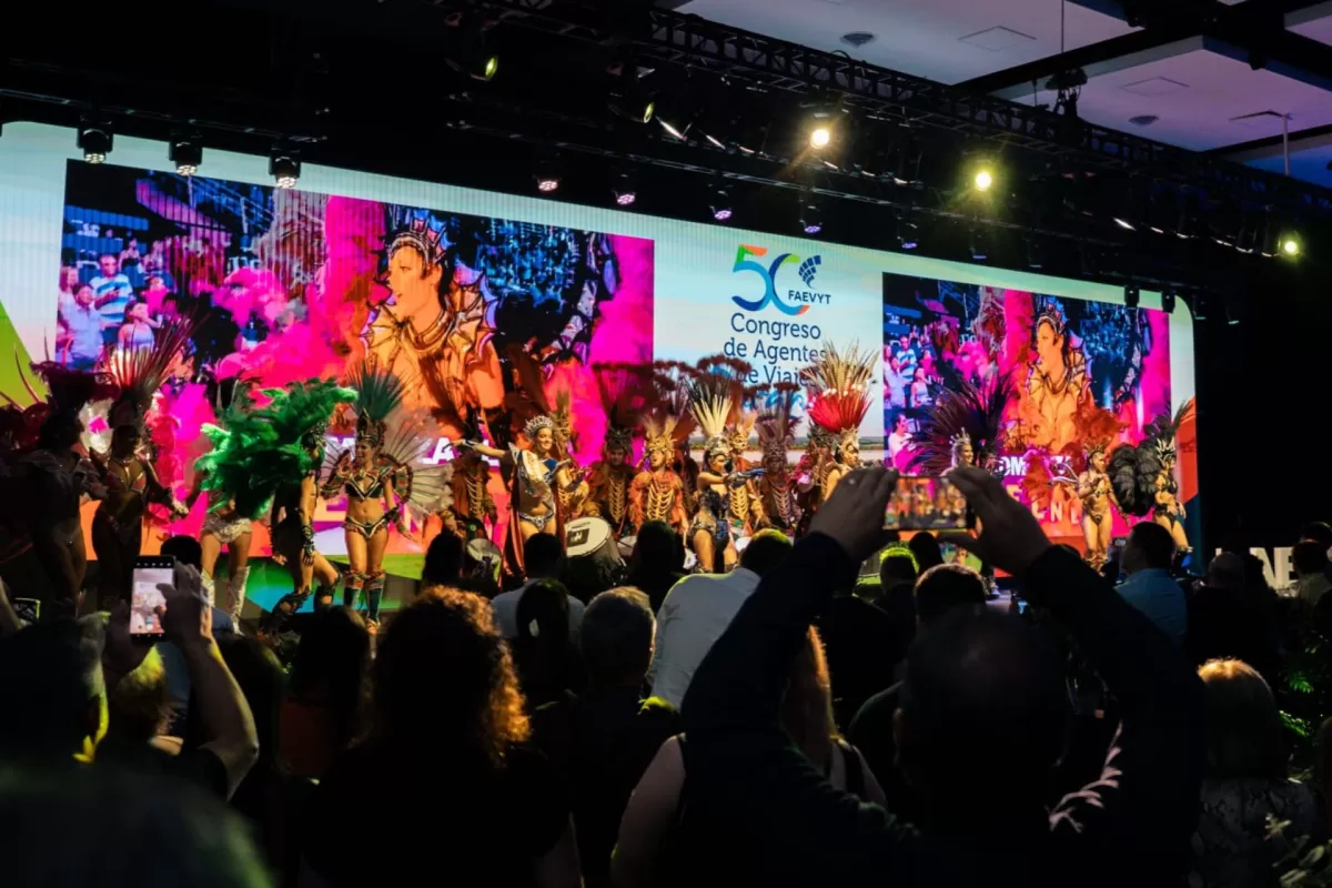 El Carnaval del País cerró el 50º Congreso de Agentes de Viajes en Paraná