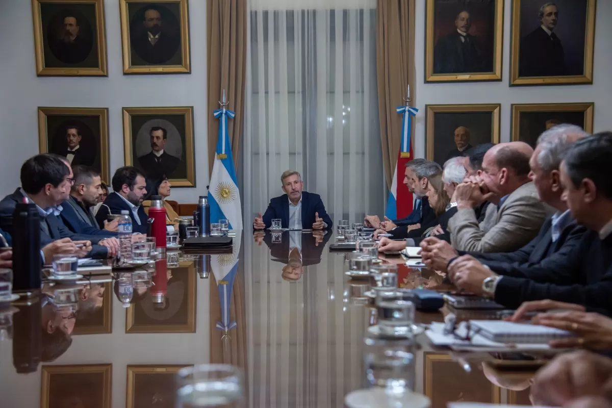 Obras, producci&oacute;n, salud y energ&iacute;a marcaron la agenda de la reuni&oacute;n de gabinete