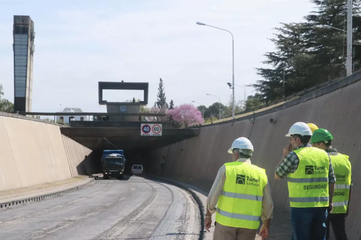 Comenzó la obra de repavimentación y mejoras de banquinas en los accesos al túnel subfluvial