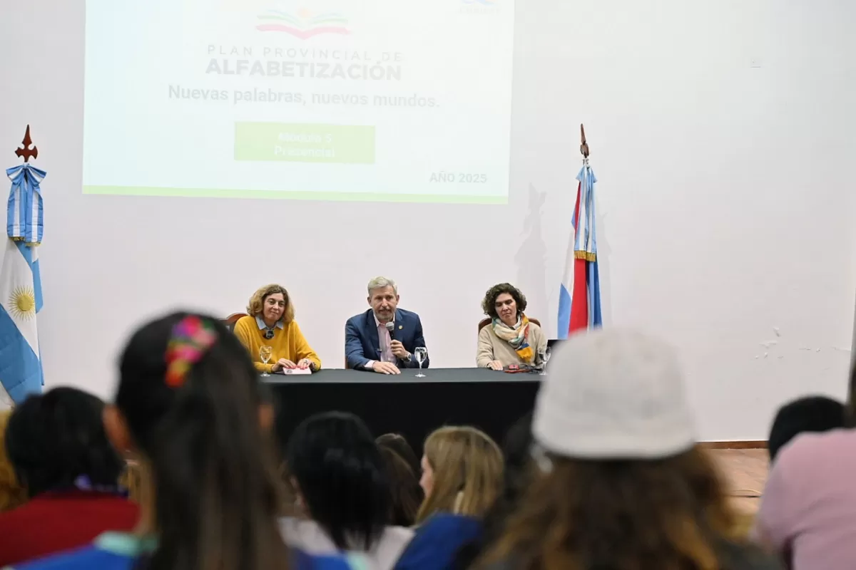 Frigerio participó de la última capacitación presencial del Plan Provincial de Alfabetización en nivel inicial